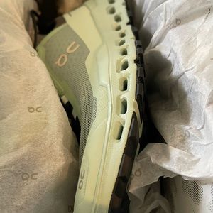 Selling because these shoes are top rated but not for me.